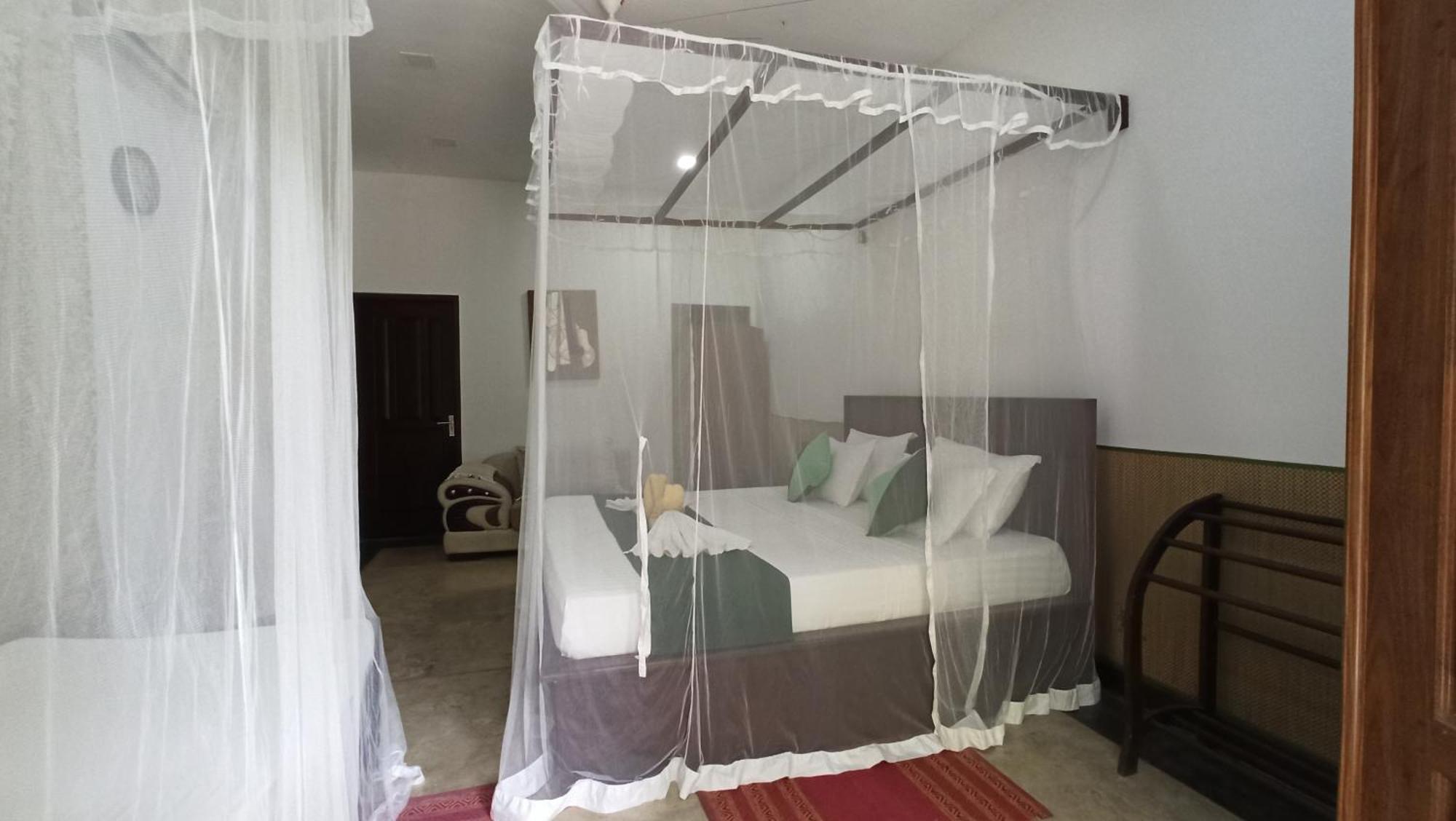 Butterfly Jewel Bed & Breakfast Unawatuna Room photo