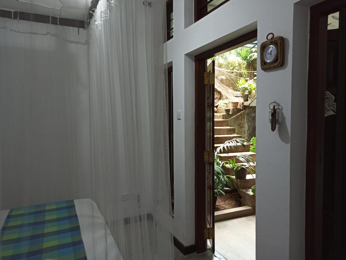 Butterfly Jewel Bed & Breakfast Unawatuna Exterior photo