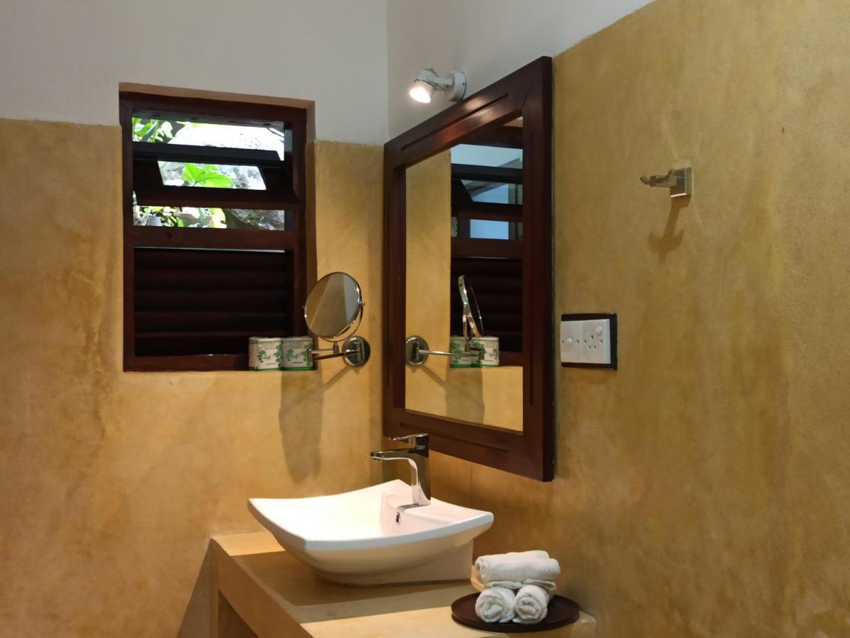 Butterfly Jewel Bed & Breakfast Unawatuna Exterior photo